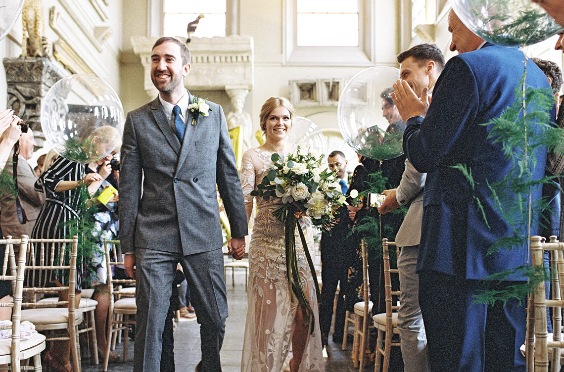 A Spring wedding at Aynhoe Park